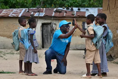 Children coming back from school in the village of Kouakoukro, in the Southwest of C&ocirc;te d&rsquo;Ivoire.