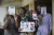 Messages contre le VIH-SIDA avec les membres de l’Association Medzoé Santé Plus qui est la première association de jeunes infectés et affectés par le VIH au Gabon afin d’atteindre zéro discrimination. Ville de Libreville, Avril 2016, République du Gabon