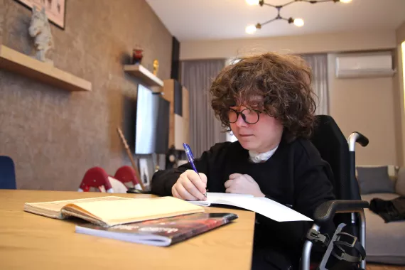 15-year-old Bacho studying Physics