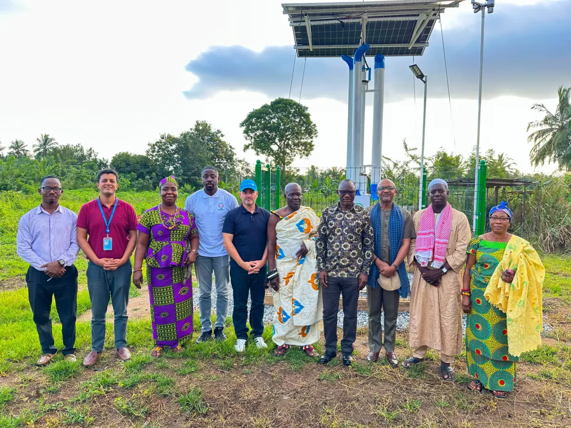 Minagie together with UNICEF Ghana and commuity leaders at the solar energy site.