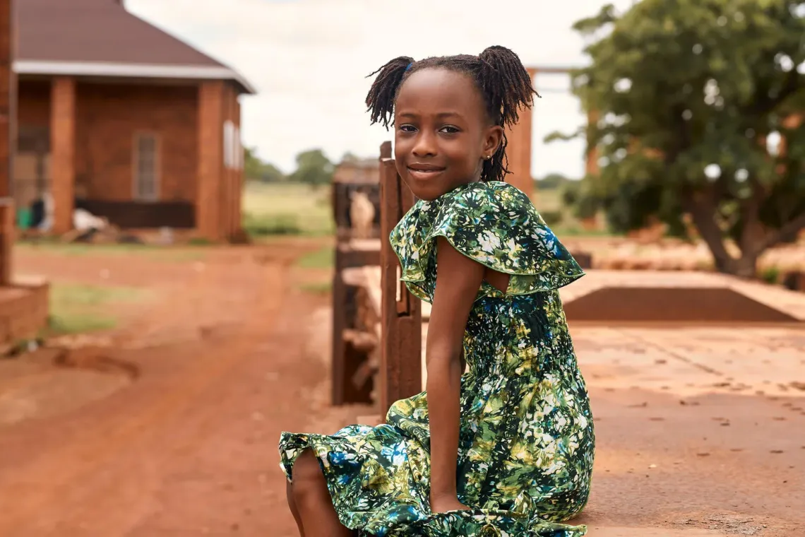 Red Clay Studio in Tamale, Ghana, seven‑year‑old Nyaniba was photographed during an art and learning excursion ahead of World Children&rsquo;s Day.