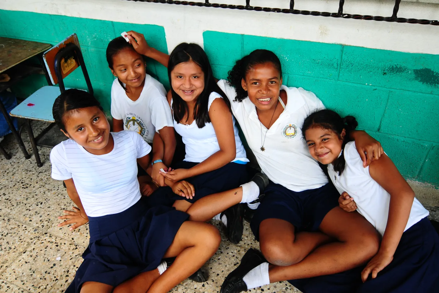 ni&ntilde;as en escuela
