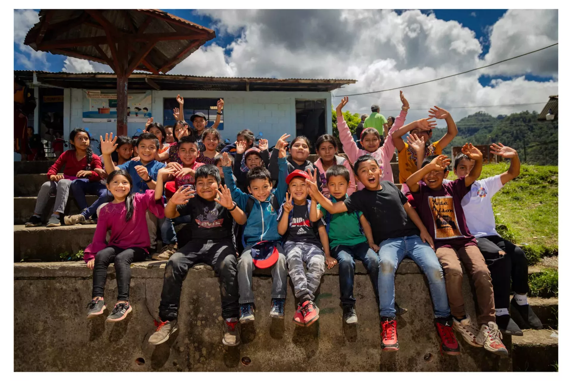 grupo de ni&ntilde;os