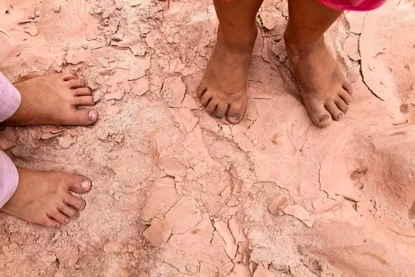 pies de ni&ntilde;os