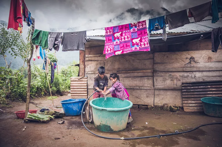 Uno de cada cinco ni&ntilde;os en el mundo carece de agua suficiente para satisfacer sus necesidades diarias, dice UNICEF