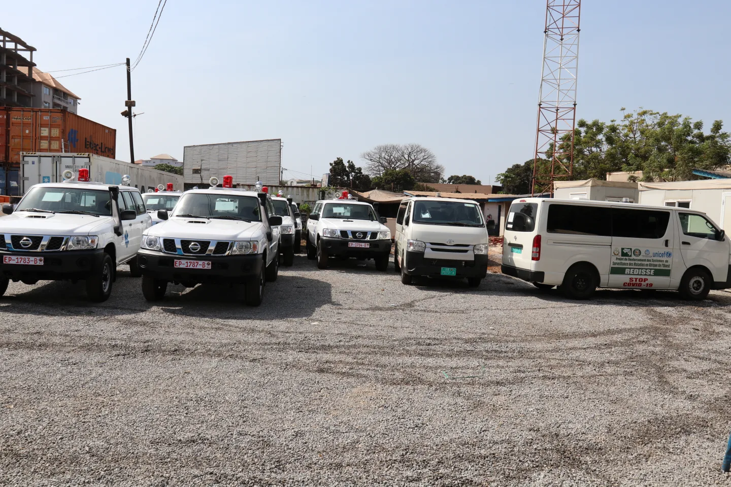 Des ambulances remises par l'UNICEF au Minist&egrave;re de la sant&eacute; 
