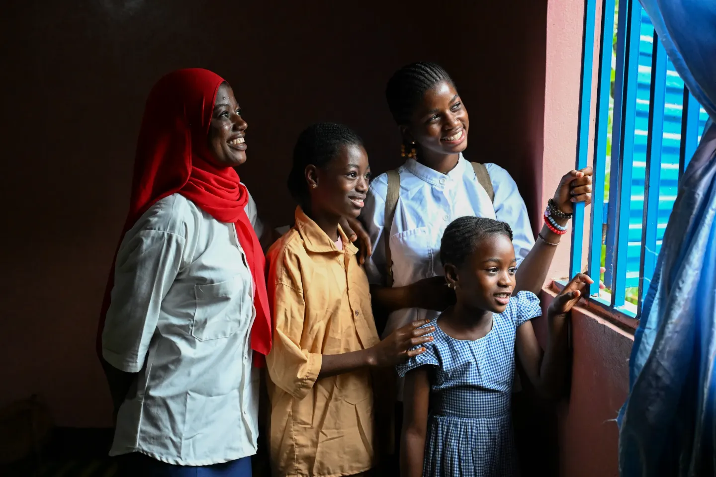 Portrait d&rsquo;une jeune fille lisant un livre