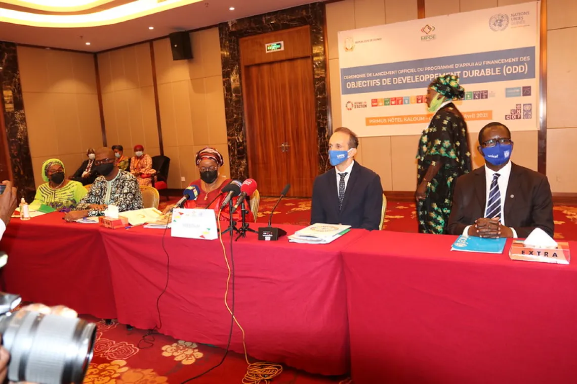 Mme Aissatou Bald&eacute;, Ministre de la Jeunesse et de l&rsquo;Emploi des Jeunes, Abdoulaye Magassouba, Ministre des Mines et de la G&eacute;ologie, Mme Kanny Diallo, Ministre du Plan et du D&eacute;veloppement &Eacute;conomique, Dr Vincent Martin, Coordonnateur R&eacute;sident du Syst&egrave;me des Nations Unies en Guin&eacute;e, Pierre Ngom, Repr&eacute;sentant de l&rsquo;UNICEF en Guin&eacute;e
