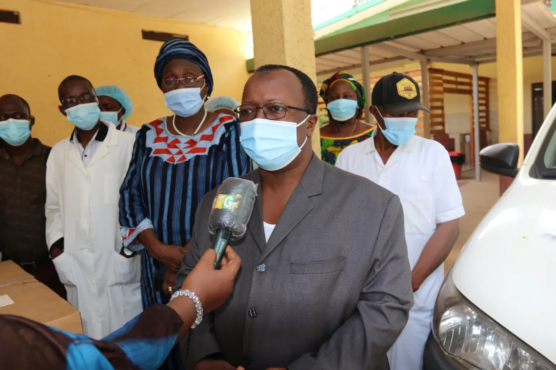 Dr Ibrahima Sory Diallo, Directeur g&eacute;n&eacute;ral de Directeur g&eacute;n&eacute;ral de  l&rsquo;Institut de Nutrition et de Sant&eacute; pour Enfant du CHU de Donka remerciant l'UNICEF pour cette assistance mat&eacute;rielle