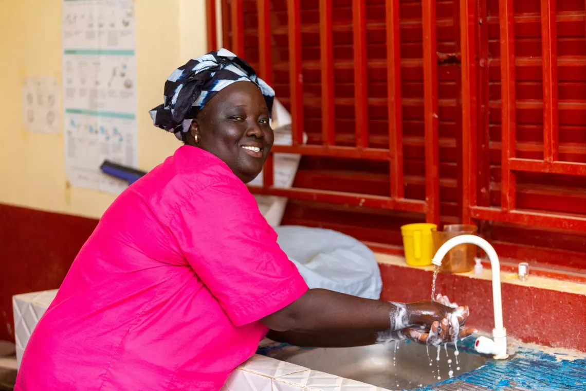Satta, in charge of prenatal consultations at the Fangamadou health centre in Gueckedou, Nz&eacute;r&eacute;kor&eacute; region. 