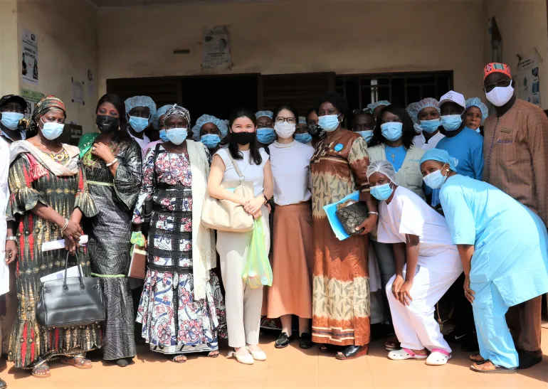 Visite technique de l'Ambassade du Japon et de l'UNICEF au centre de Sant&eacute; Simbaya Gare &agrave; Conakry