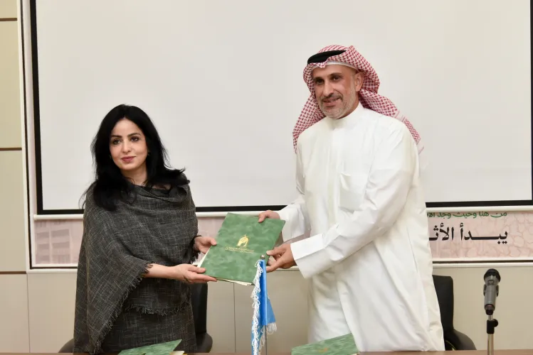 Signing agreement in Kuwait 