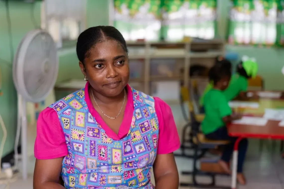 With a warm smile, Teacher Xiomara stands as a reflection of growth and transformation. After over 15 years in early childhood education, she embraces a new, more compassionate approach, one that puts connection, kindness, and understanding at the heart.