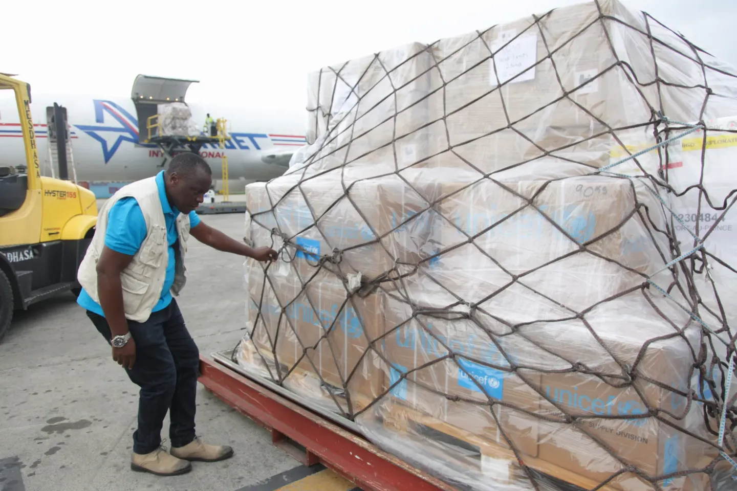 Acquisition of health supplies at Toussaint Louverture International Airport in Port-au-Prince.