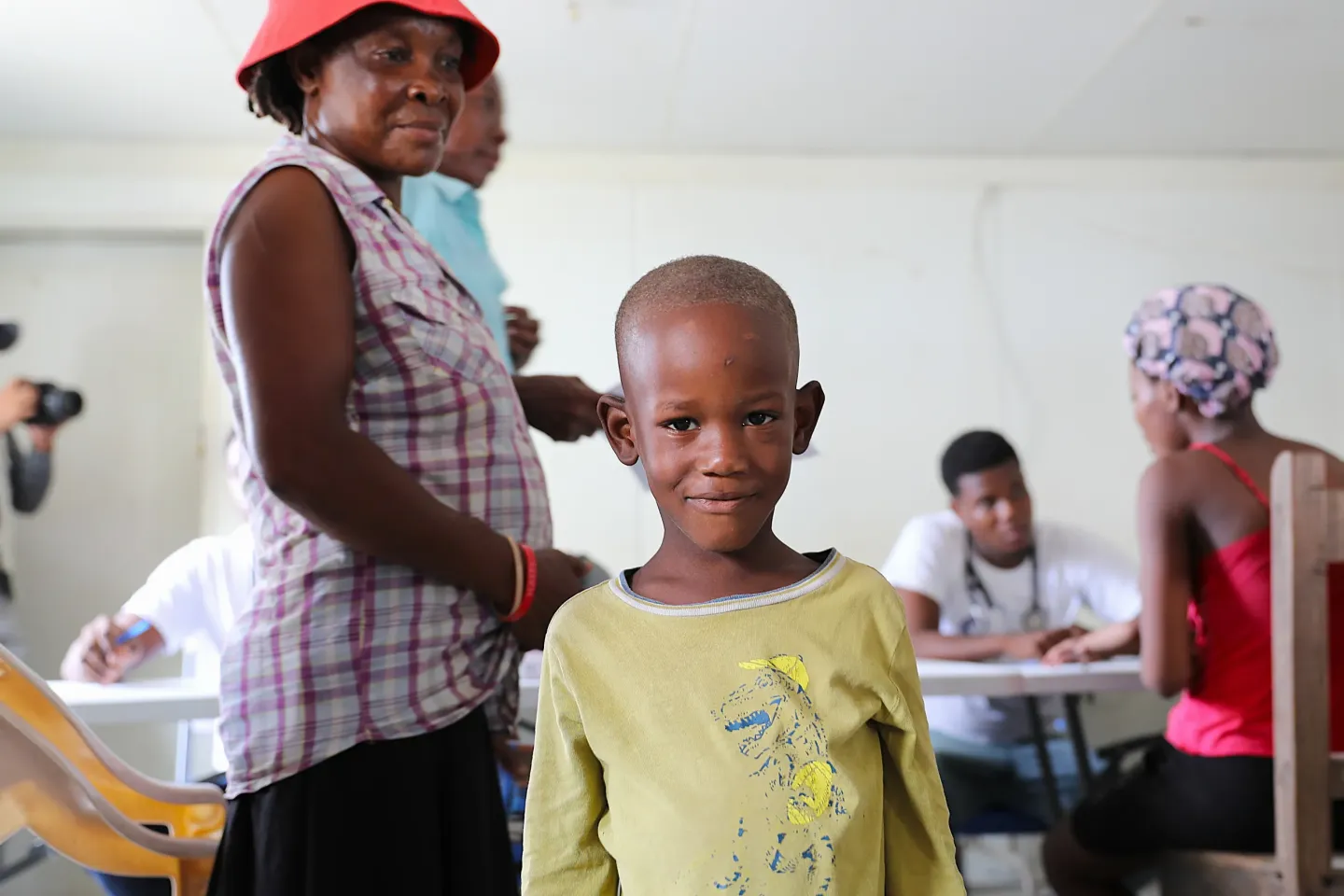 Lovenson, 5 ans, tout sourire apr&egrave;s sa consultation m&eacute;dicale 