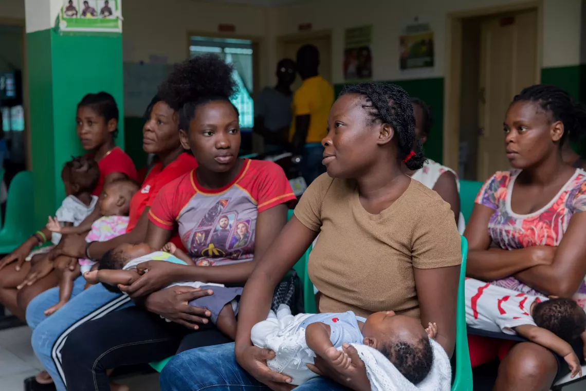 Mothers engage in discussions at the Trou-du-Nord Community Referral Hospital.