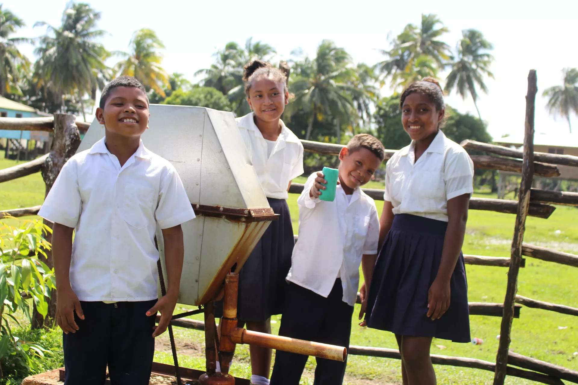 Ni&ntilde;as, ni&ntilde;os bomba de agua 