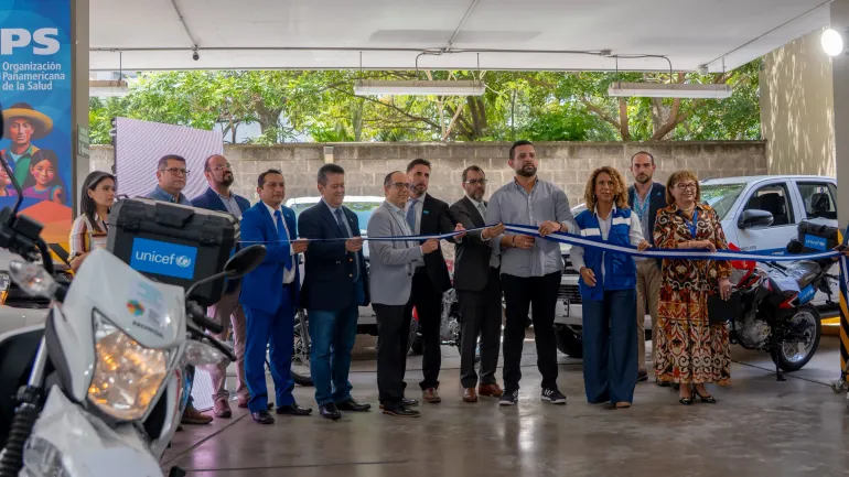Entrega de veh&iacute;culos y motocicletas
