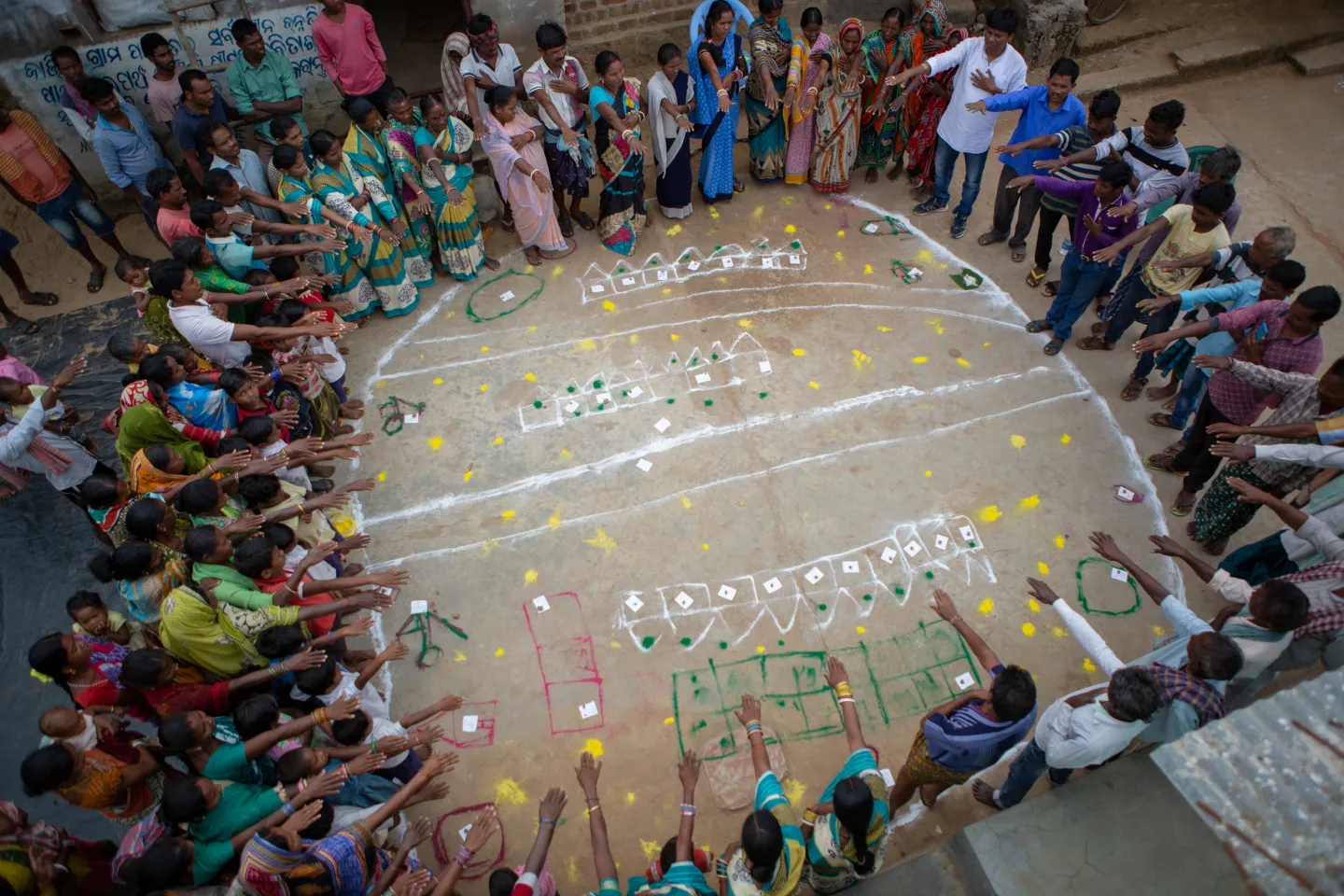Villagers take a pledge to keep themselves and their village healthy by adopting a more hygienic lifestyle so they could all benefit from a happy community.