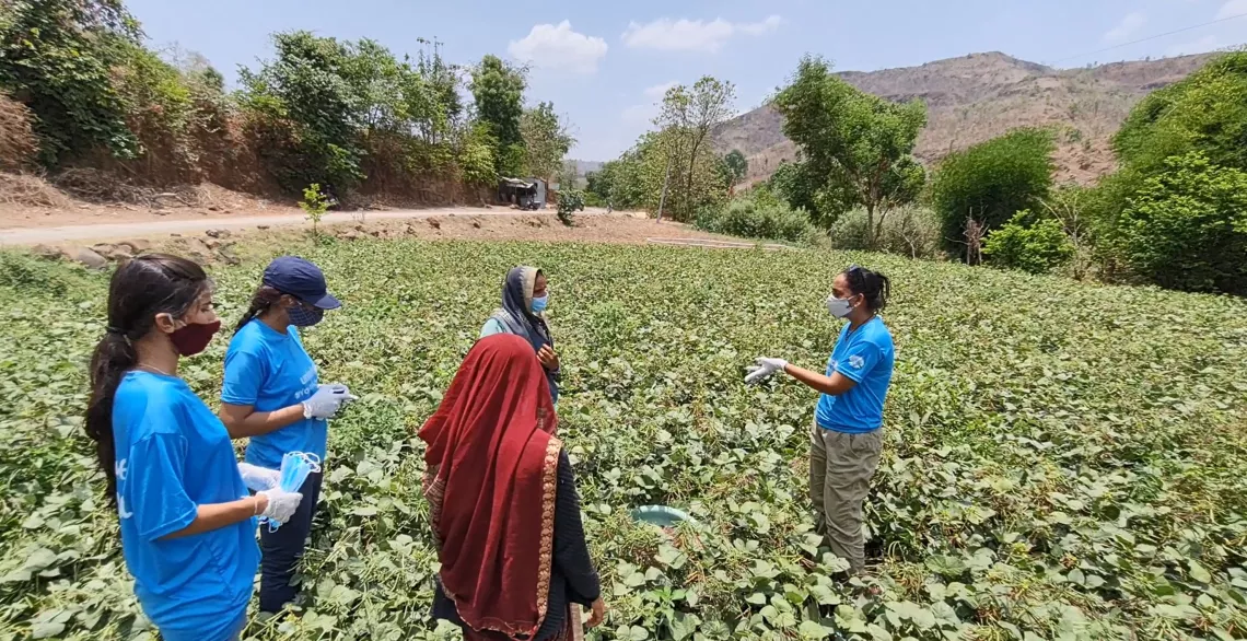 Volunteers in Madhya Pradesh, India.