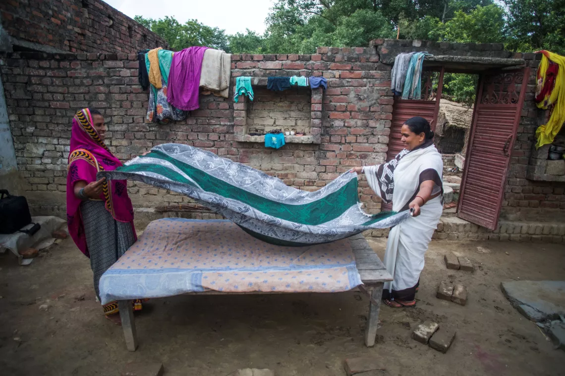 Mothers setting up the SNCU centre area.
