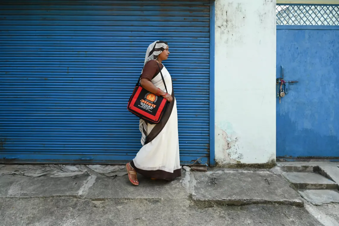 Mamta Yadav, also known as ASHA didi, is actively engaged in the Dastak program. As part of her efforts, she conducts effective door-to-door visits.