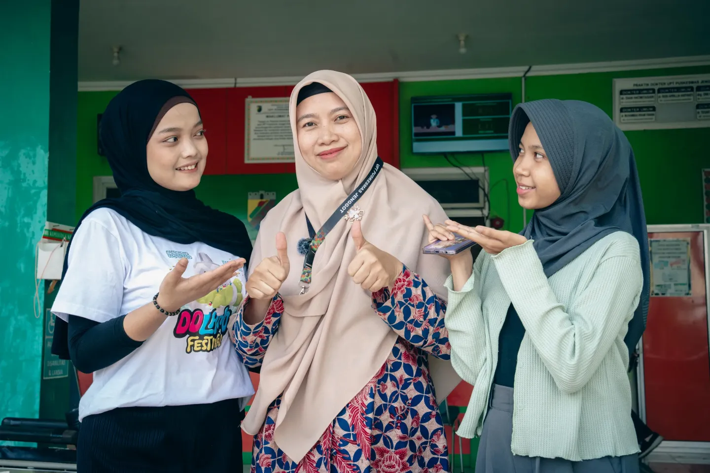 Hesty, Dian, and Rara at Puskesmas Jenggot