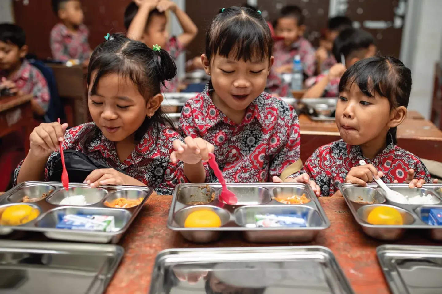 School children are consuming the MBG meal