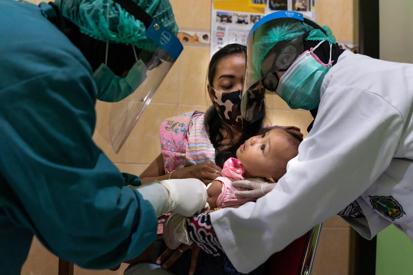  A child is vaccinated