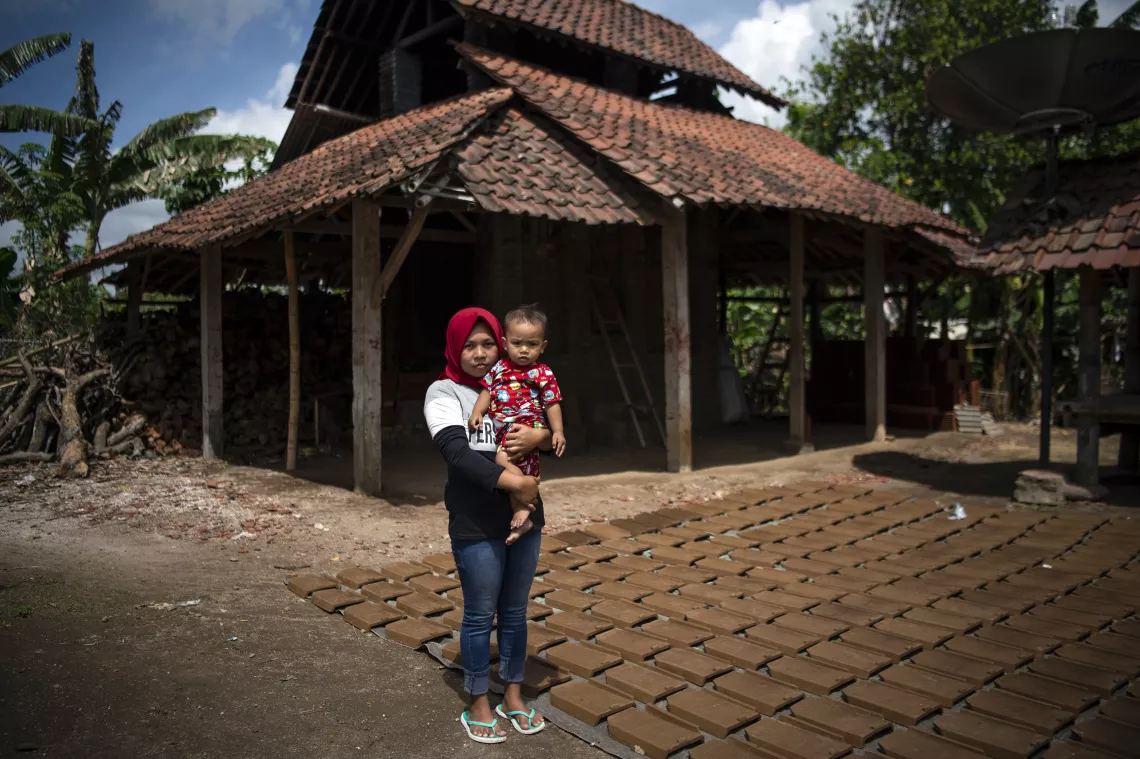 Zahwa and her mother