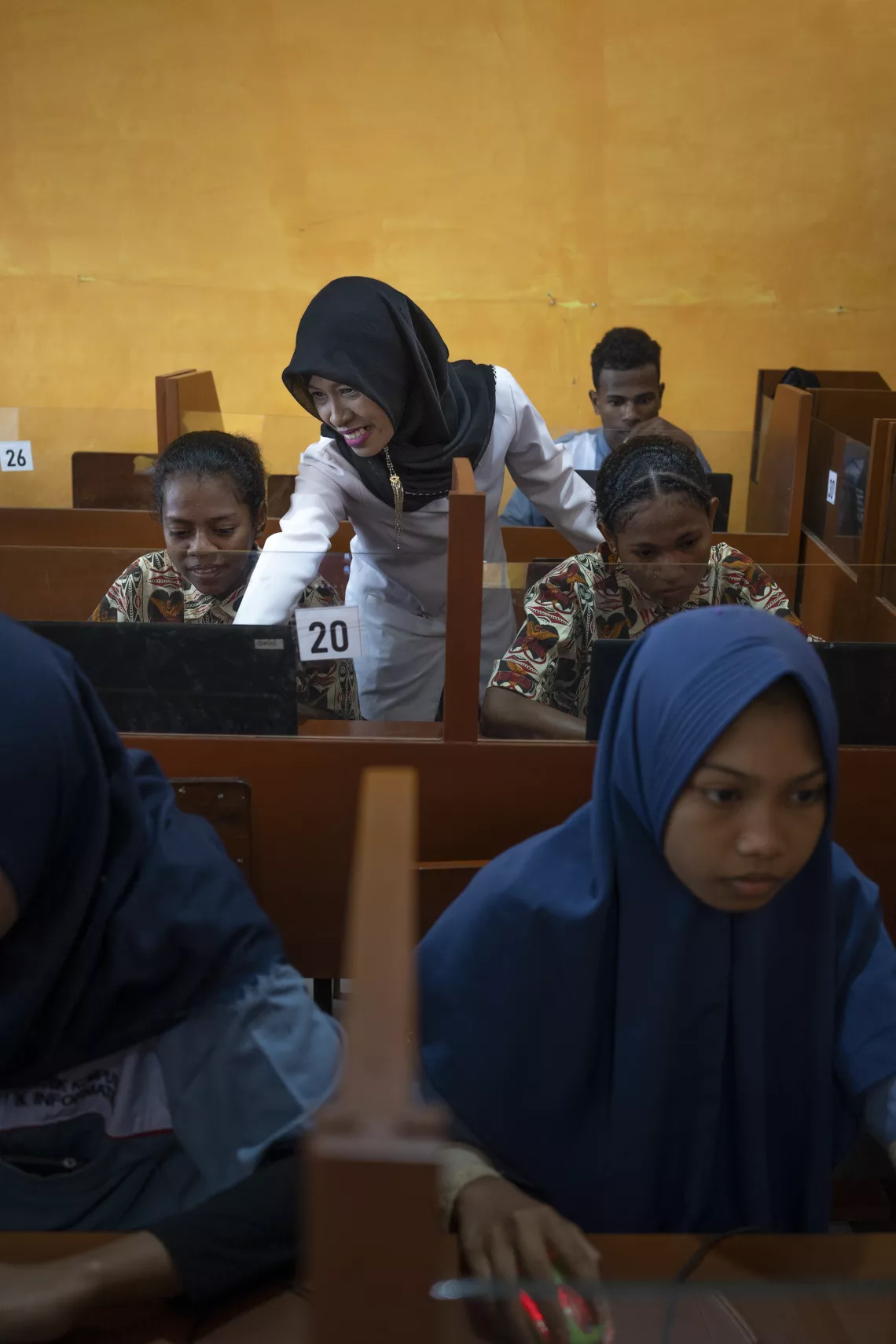 Ibu Ratna teaching 