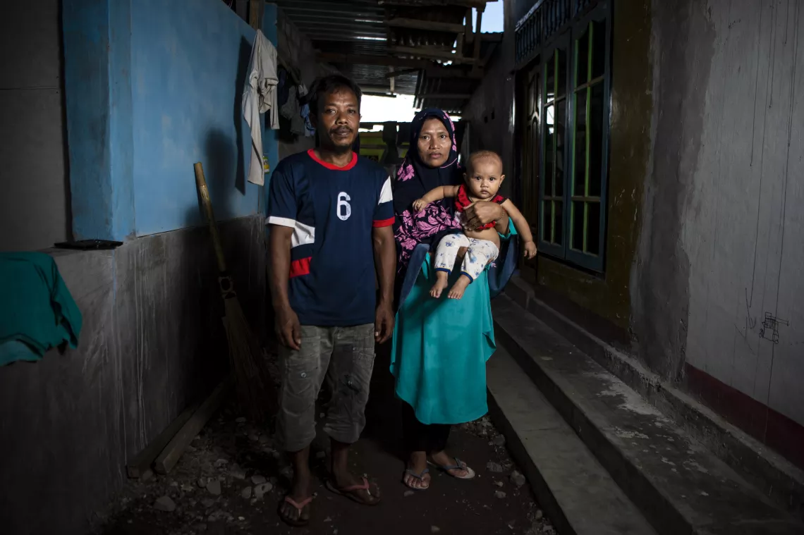 Nabila with her parents