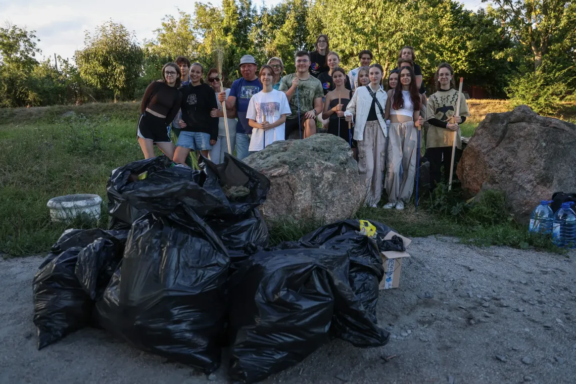 UPSHIFTers cleaning up the environment