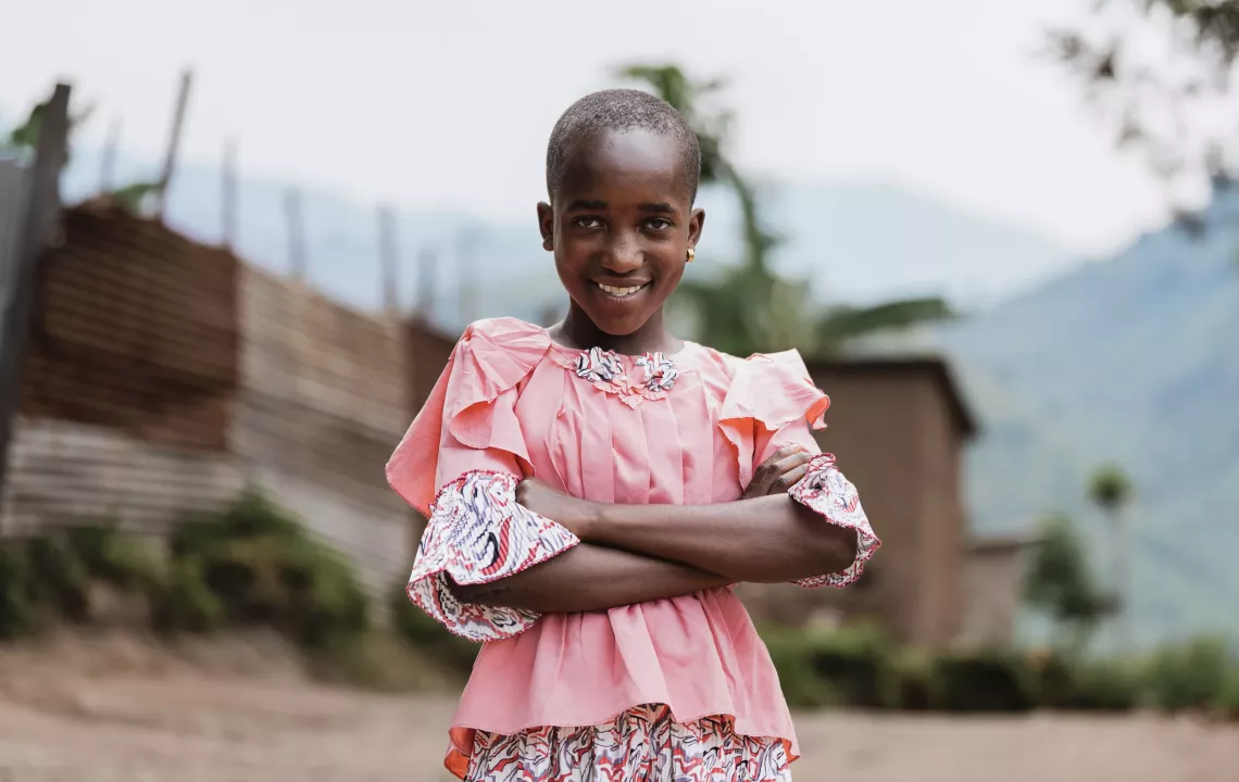 girl folding her arms