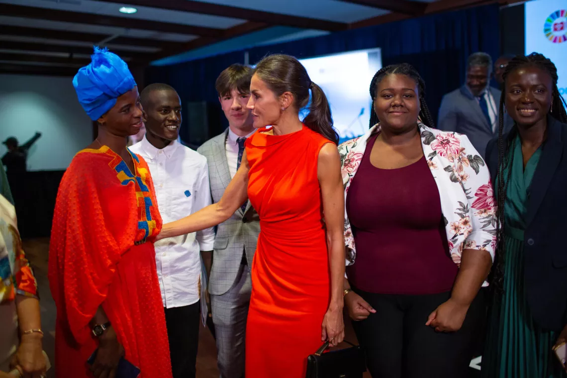 Queen Letizia Ortiz Rocasolano of Spain (centre) meets with UNICEF Youth Advocates following the event (left-right): Adama Diallo, Senegal; Makhtom Abdalla, Sudan; Ruair&iacute; Holohan, Ireland; and Ree-Anna Robinson, Jamaica.