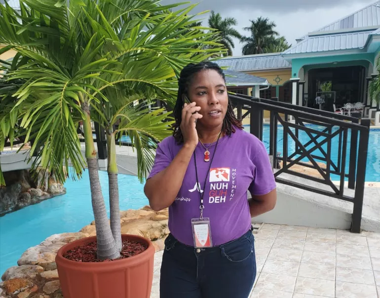 Photograph of Eve for Life Mentor Mom Stacy-Ann Stone counselling one of her mentees.