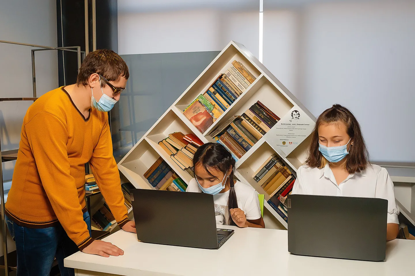 Students with their mentor