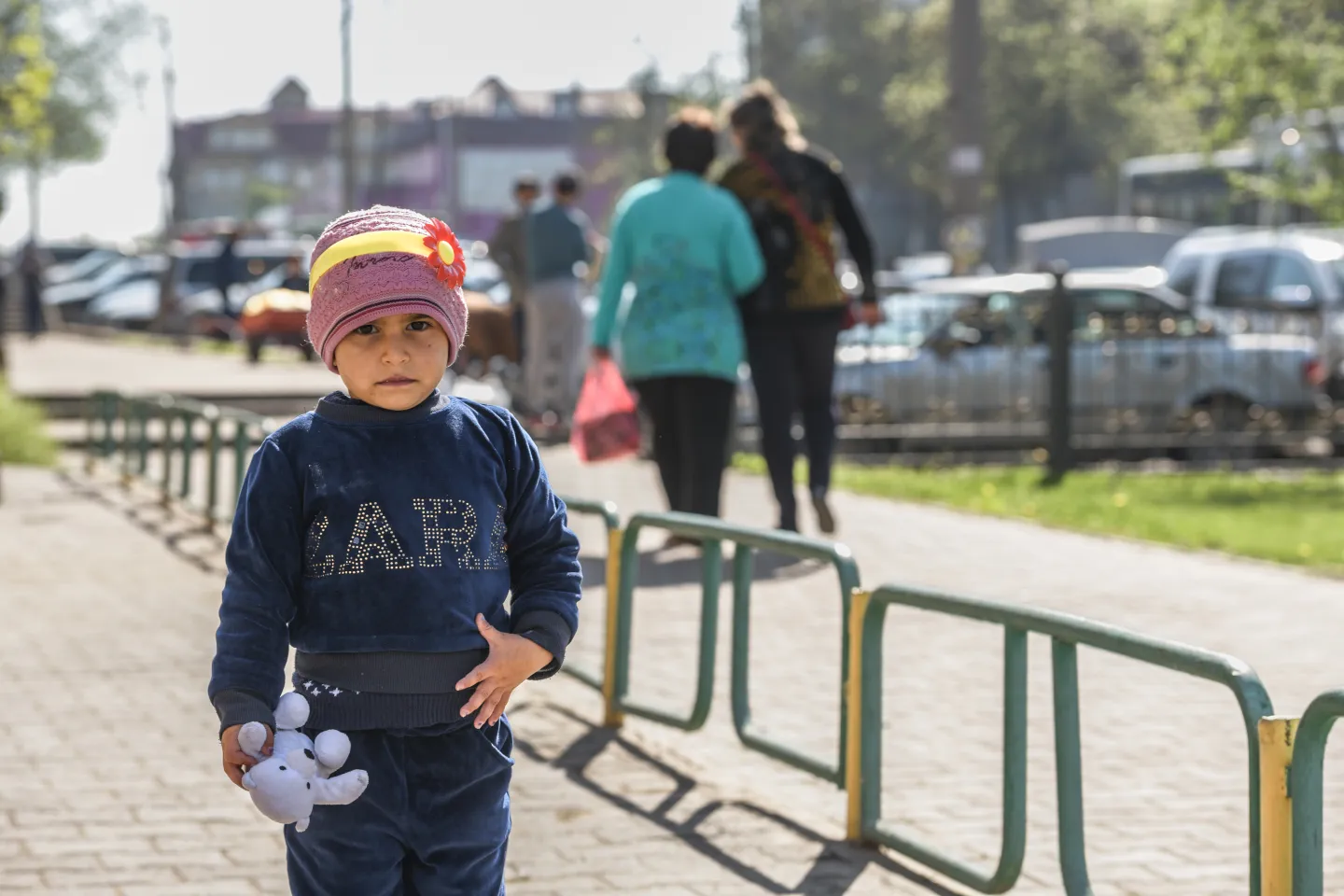 Refugee-boy-standing-in-the-middle-of-the-street