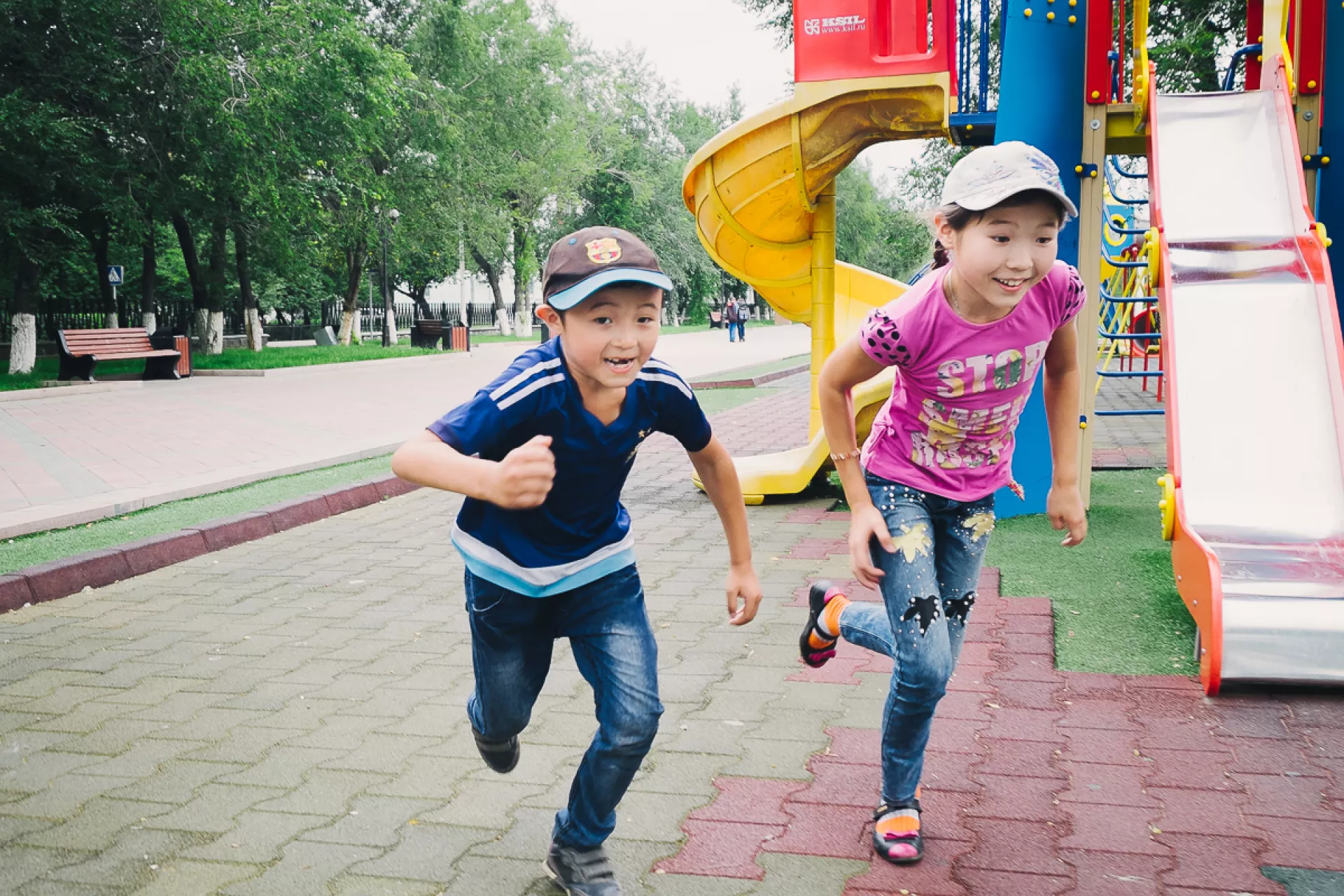 Дети в парке, Усть-Каменогорск 