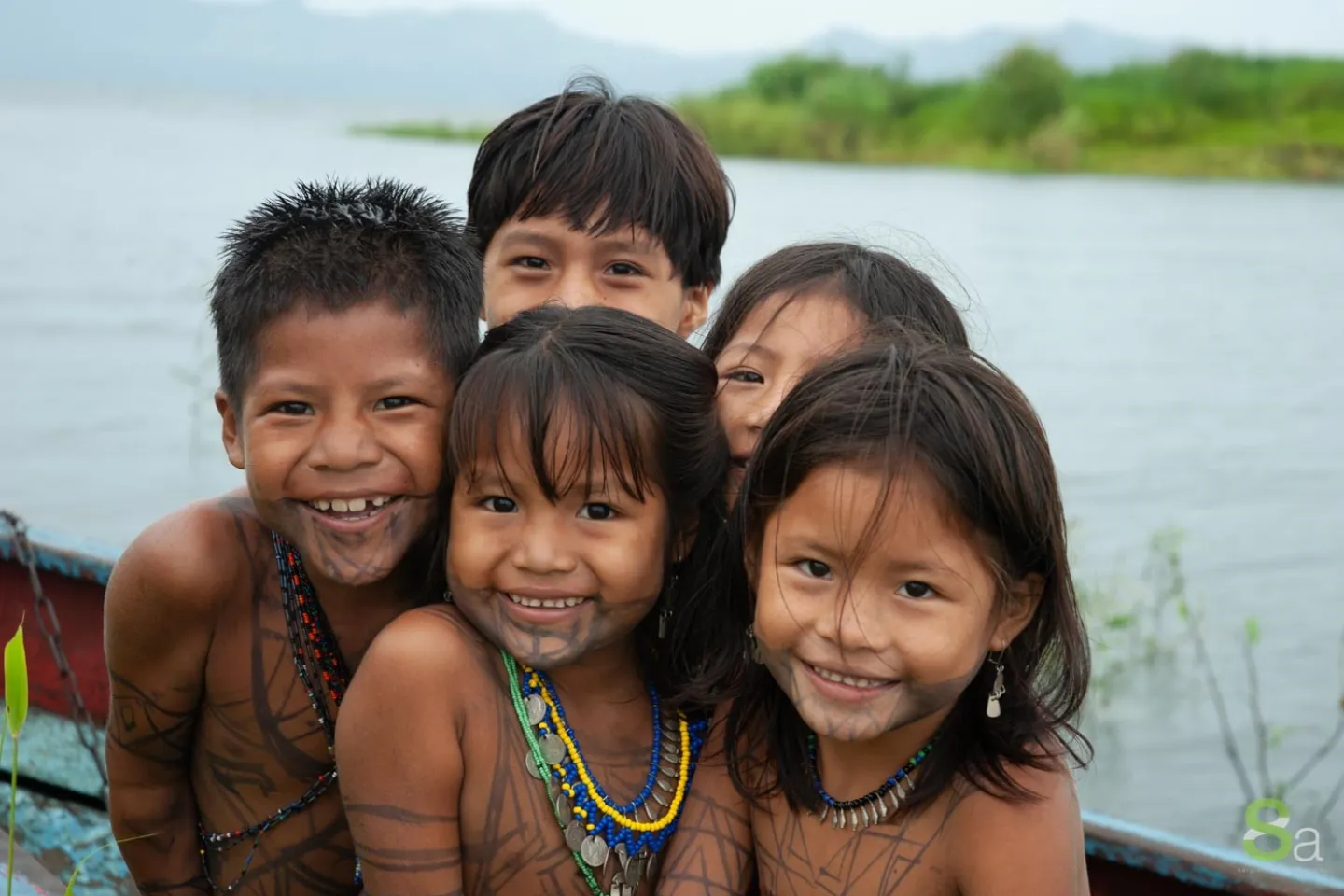 Ni&ntilde;as y ni&ntilde;os ind&iacute;genas