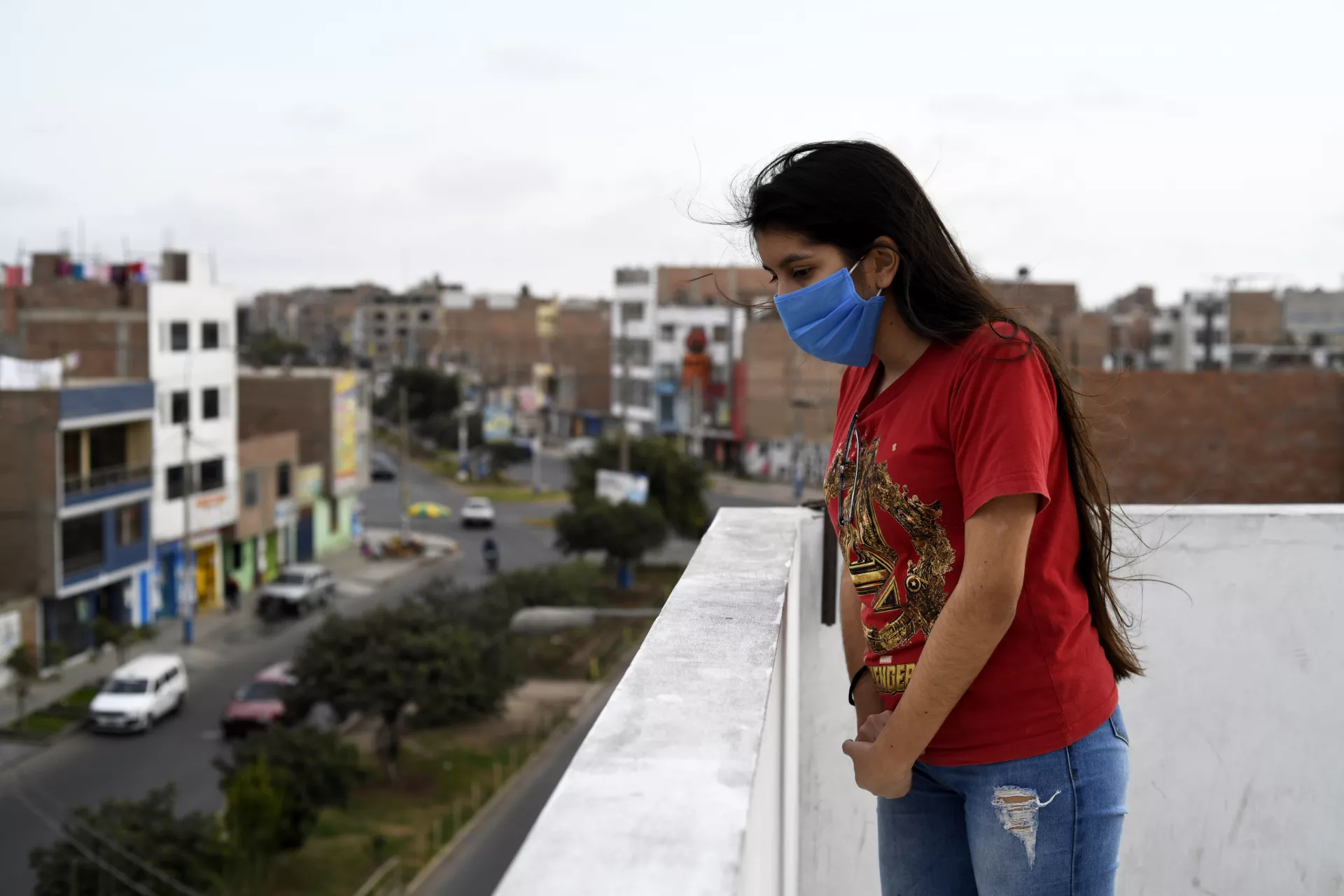 Daniela S&aacute;nchez Rosales (15) on the rooftop of the small dwelling she occupies with her family in San Martin d ePorres district in Lima, Per&uacute;, on september 23rd, 2020.