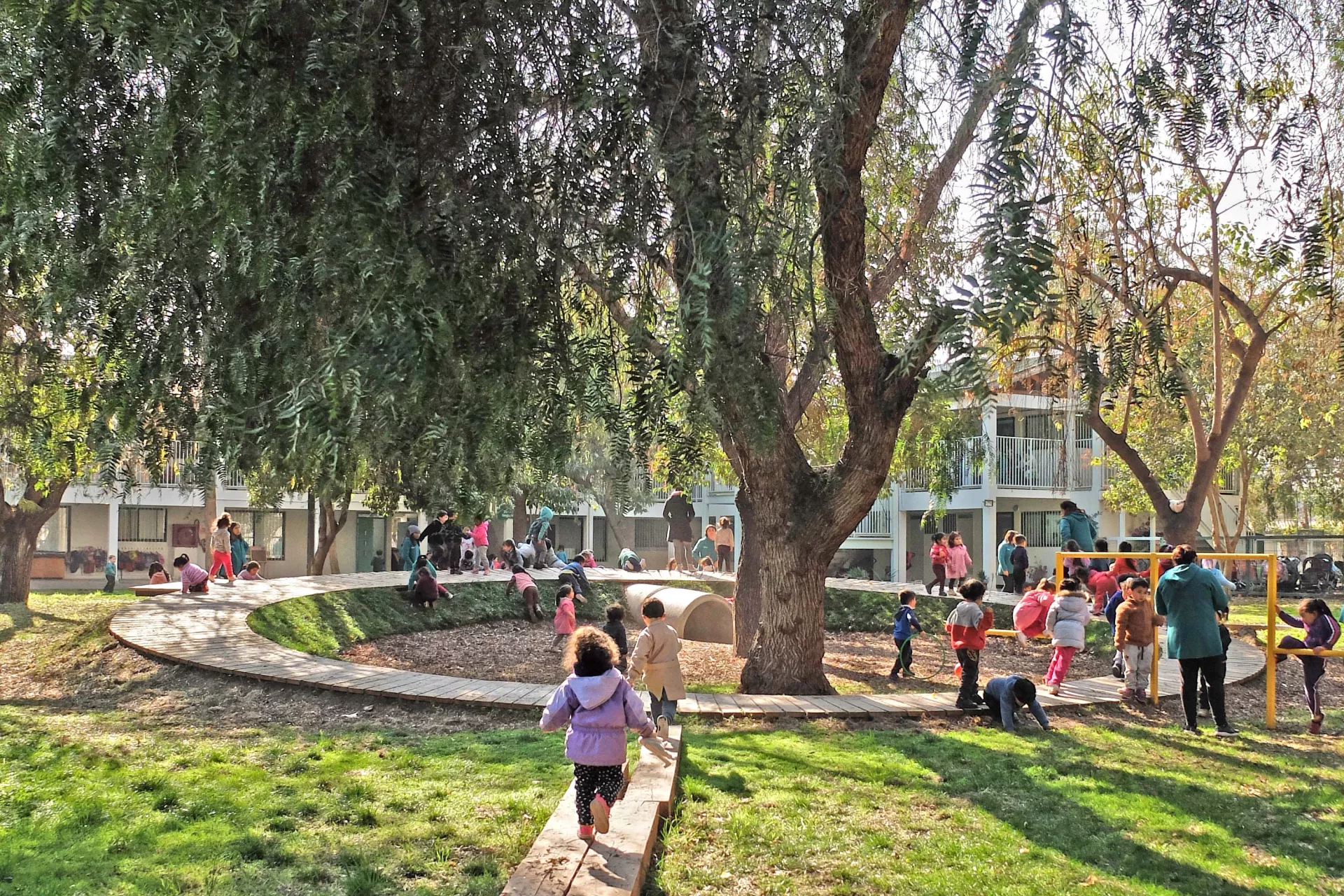 Para la Fundaci&oacute;n Patio Vivo, el patio es una variable muchas veces invisibilizada, que deber&iacute;a ser un lugar de reuni&oacute;n, juego y recreaci&oacute;n para todos.