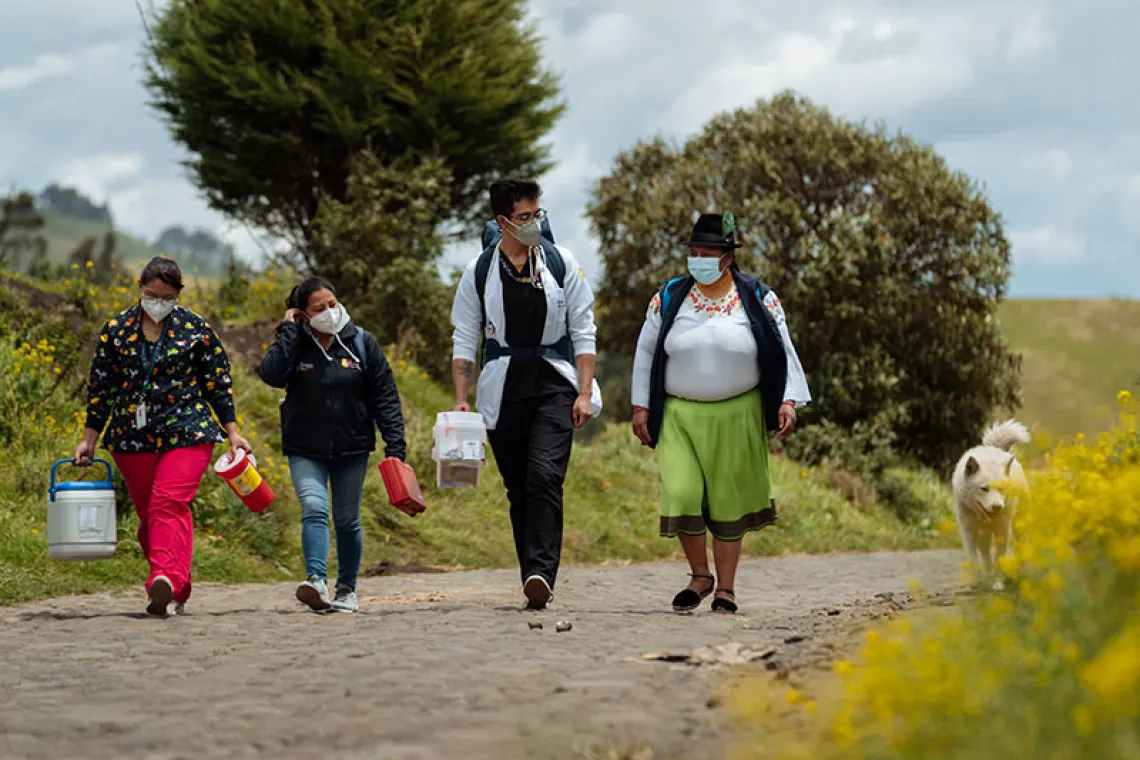 El poder de la comunidad: los voluntarios vigilan la vacunaci&oacute;n de los ni&ntilde;os 
