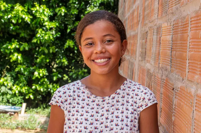 Ni&ntilde;a sonriente en La Guajira, Colombia