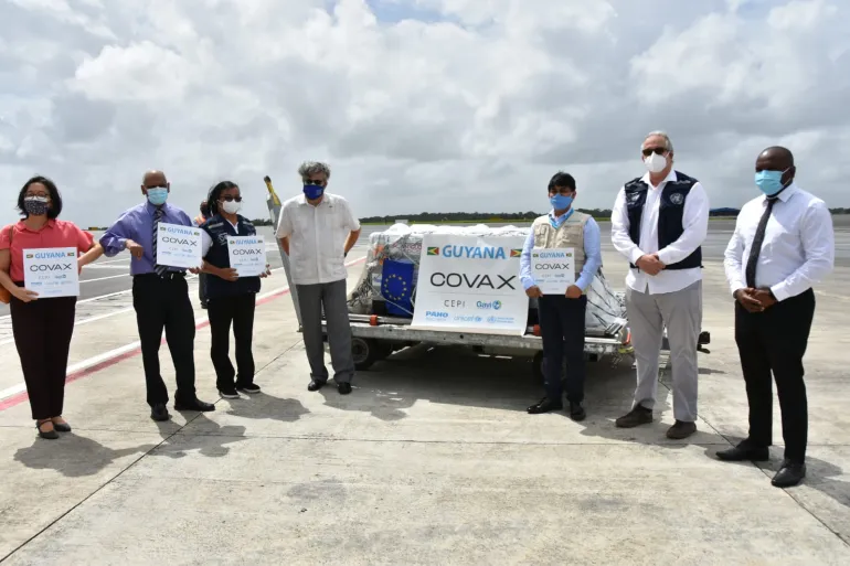 UN Representatives in Guyana receiving the first batch of COVID-19 vaccines. 