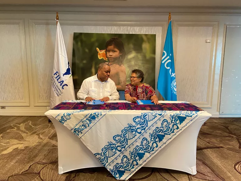 Garry Conille Director Regional de UNICEF para Am&eacute;rica Latina y el Caribe y Mirna Cunningham Vicepresidenta de FILAC firman acuerdo de colaboraci&oacute;n