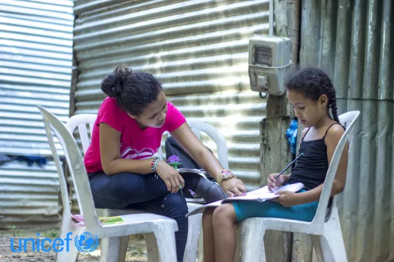 We continue to accompany girls and boys in Arauca, Colombia, facilitating their learning conditions from home through strategies such as " C&iacute;rculos de Aprendizaje " and school reinforcement in times of the COVID-19 pandemic.