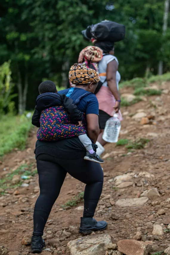 During 2021, between January and October, Migraci&oacute;n Colombia registered a record number of migrants in Necocl&iacute; (Antioquia, northeastern Colombia) with more than 90,610 people, mainly of Haitian and Cuban nationalities. UNICEF was present to provide attention to the migrant and host population with more than six water distribution points on the Necocl&iacute; beach. 