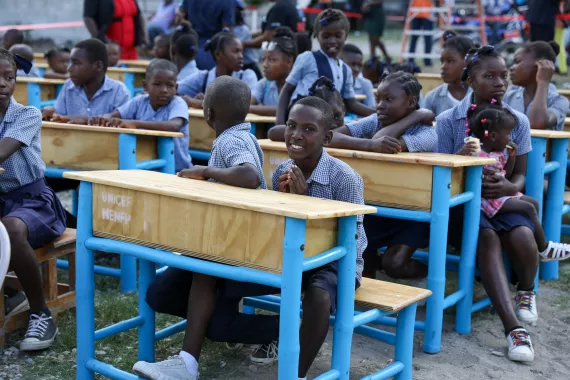After the earthquake of August 14, UNICEF has been committed to rebuilding of destroyed schools in the Great South. The national school of Chantal is ready to receive the students.