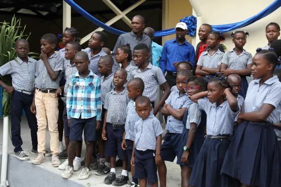 After the earthquake of August 14, UNICEF has been committed to rebuilding of destroyed schools in the Great South. The national school of Chantal is ready to receive the students.